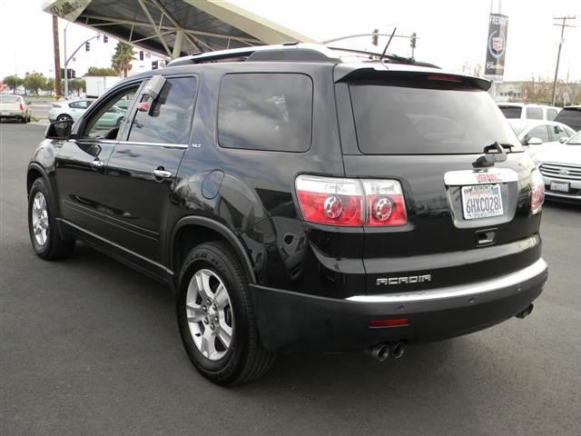 GMC Acadia 2009 photo 2