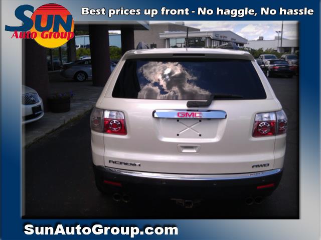GMC Acadia 2010 photo 3