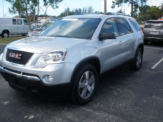 GMC Acadia 2010 photo 1