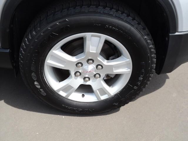 GMC Acadia 2010 photo 2