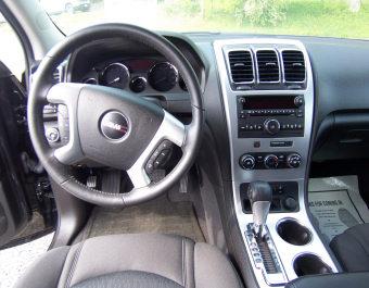 GMC Acadia 2010 photo 3