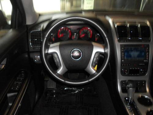 GMC Acadia 2010 photo 2