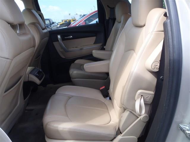 GMC Acadia 2010 photo 4