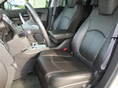 GMC Acadia 2010 photo 2