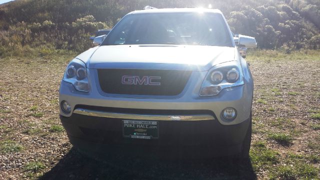 GMC Acadia 2010 photo 2