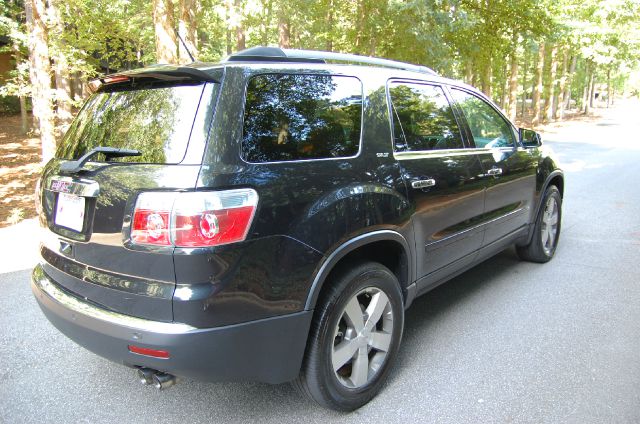GMC Acadia 2010 photo 2