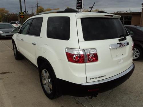 GMC Acadia 2010 photo 2
