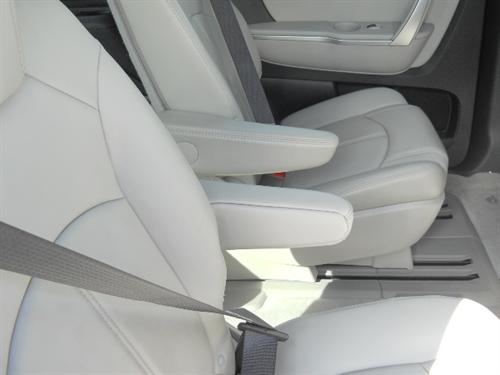 GMC Acadia 2010 photo 1