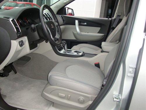 GMC Acadia 2011 photo 2