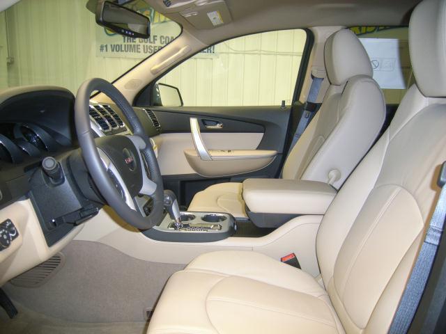 GMC Acadia 2011 photo 3