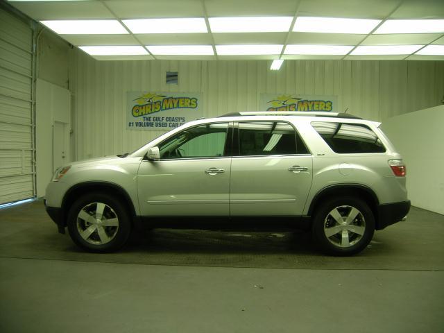 GMC Acadia 2011 photo 1