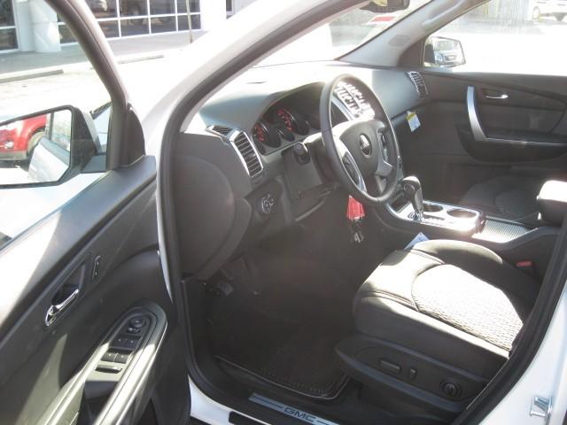 GMC Acadia 2011 photo 2