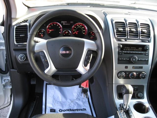GMC Acadia 2011 photo 3