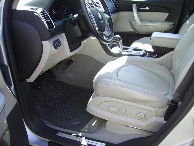 GMC Acadia 2011 photo 4