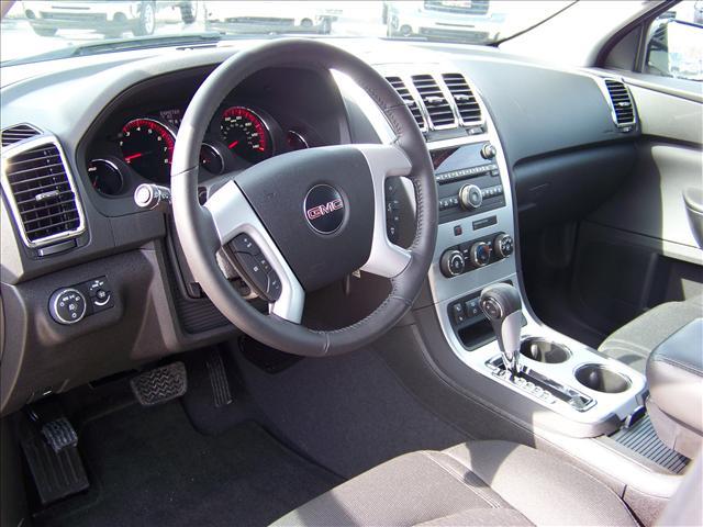 GMC Acadia 2011 photo 3