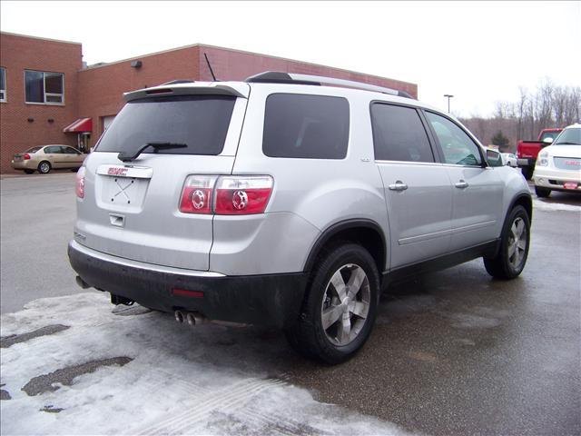 GMC Acadia 2011 photo 2