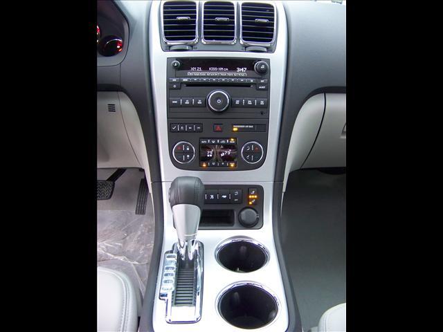 GMC Acadia 2011 photo 4