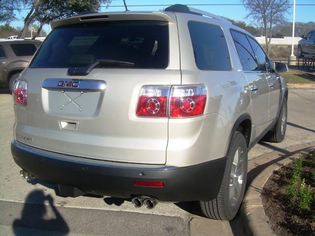 GMC Acadia 2011 photo 1