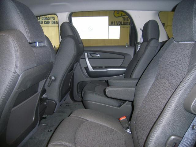 GMC Acadia 2011 photo 4