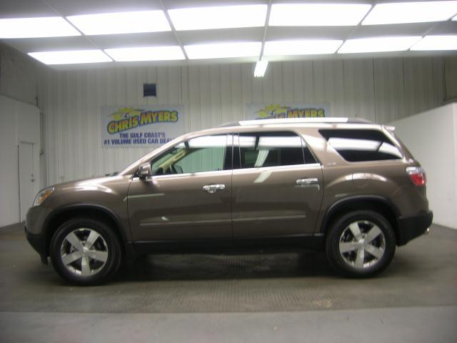 GMC Acadia 2011 photo 1