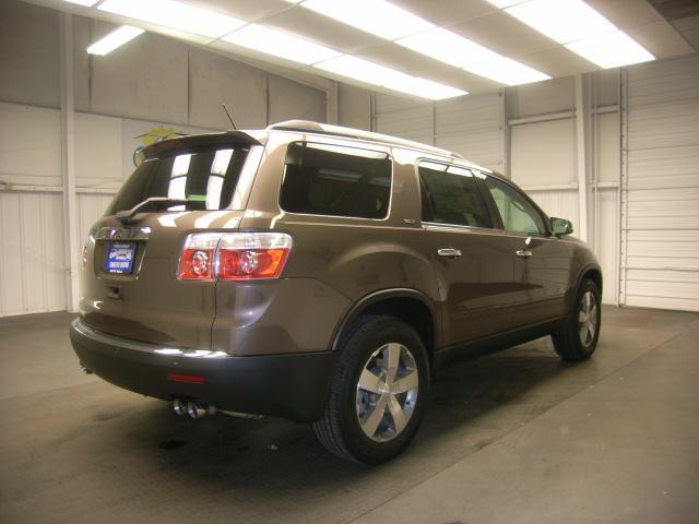 GMC Acadia 2011 photo 2