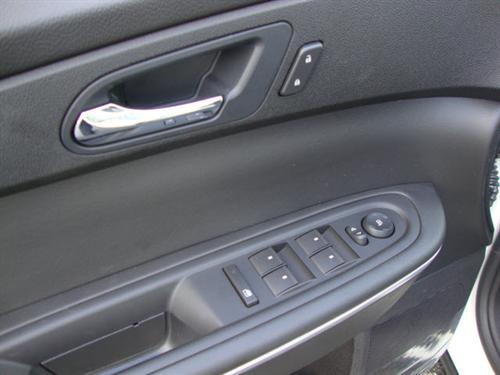 GMC Acadia 2011 photo 2