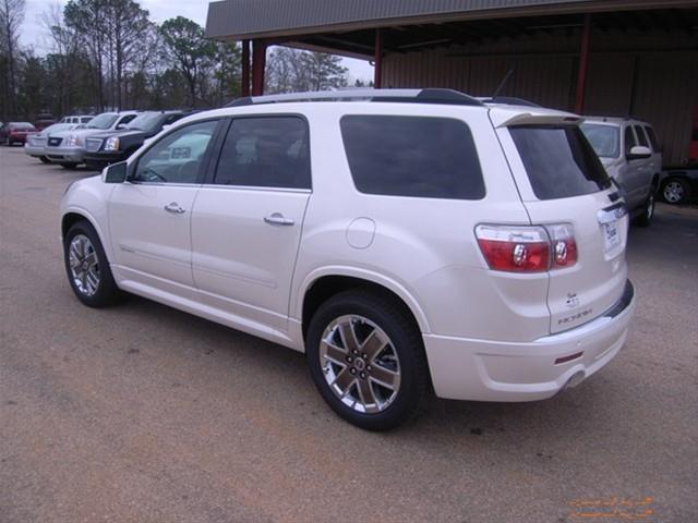 GMC Acadia 2011 photo 4