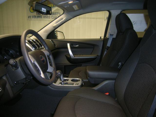 GMC Acadia 2011 photo 3