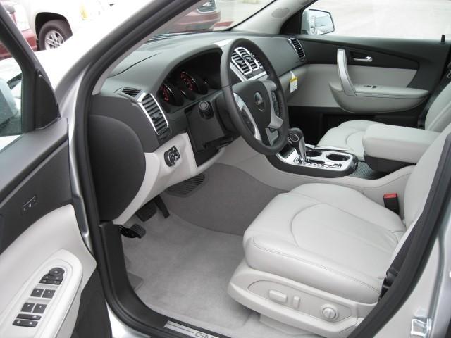 GMC Acadia 2011 photo 2