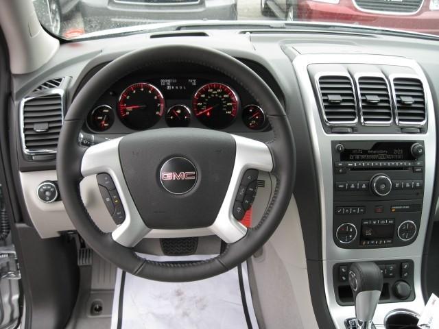 GMC Acadia 2011 photo 3