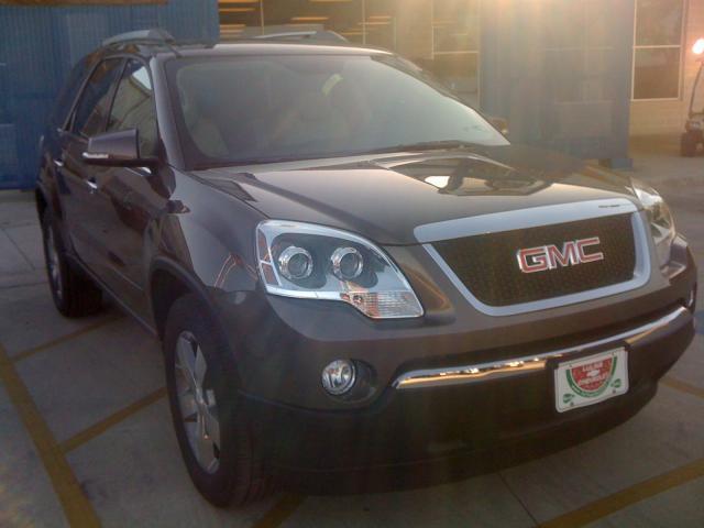 GMC Acadia 2011 photo 1
