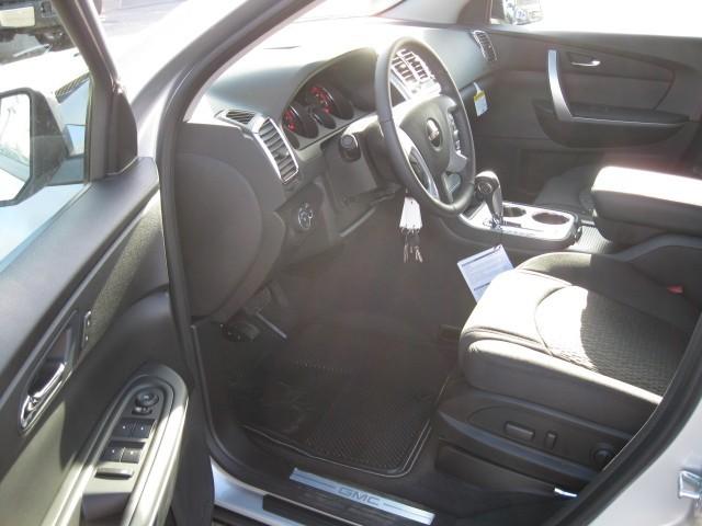 GMC Acadia 2011 photo 2