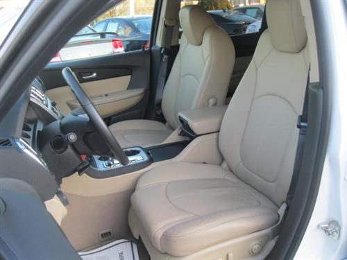 GMC Acadia 2011 photo 2