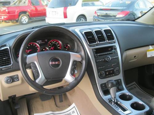 GMC Acadia 2011 photo 3