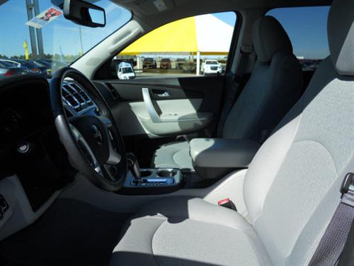 GMC Acadia 2011 photo 2