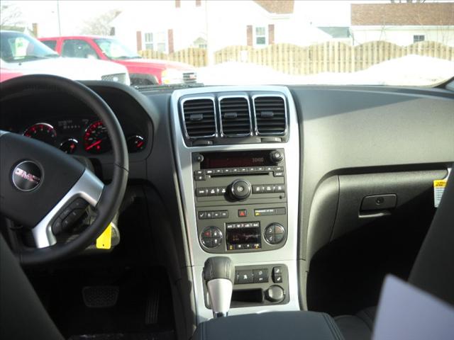 GMC Acadia 2011 photo 2
