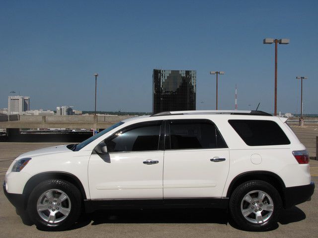 GMC Acadia 2011 photo 1