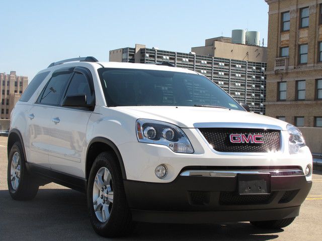 GMC Acadia 2011 photo 3