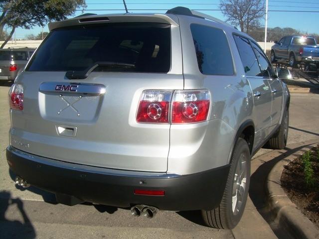 GMC Acadia 2011 photo 1