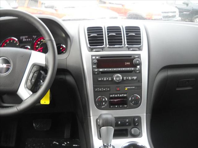 GMC Acadia 2011 photo 2