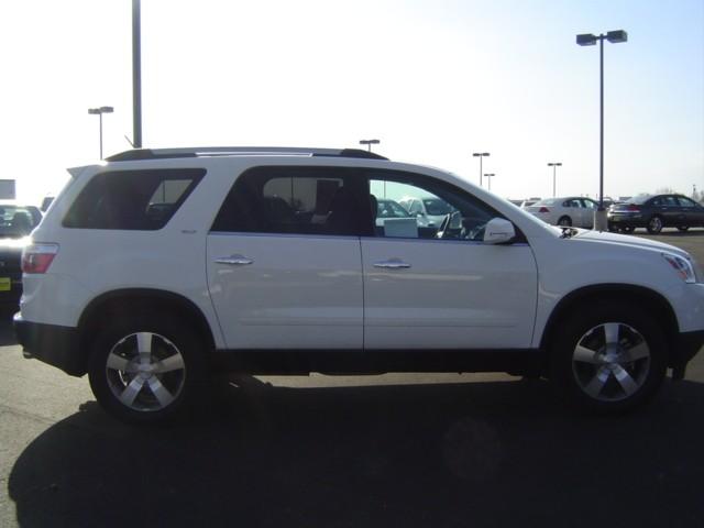 GMC Acadia 2011 photo 3