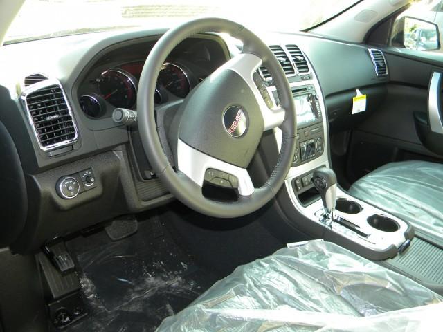 GMC Acadia 2011 photo 1