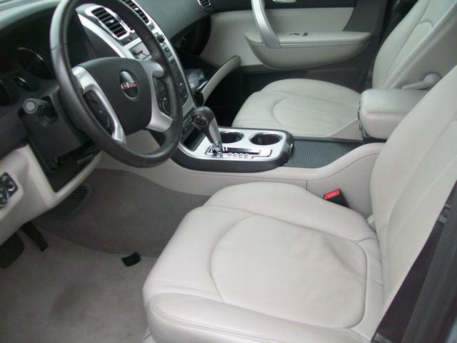 GMC Acadia 2011 photo 1