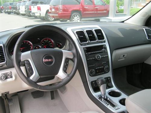 GMC Acadia 2011 photo 3