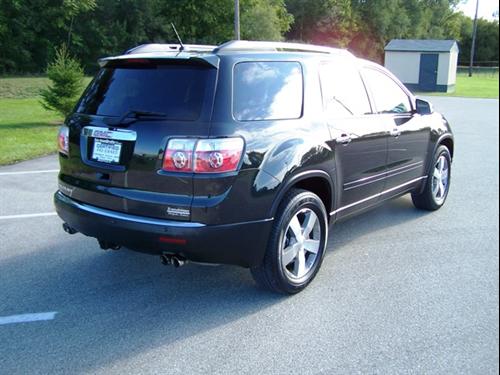 GMC Acadia 2011 photo 2