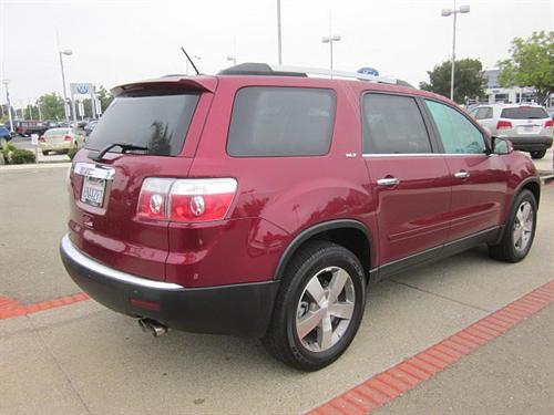 GMC Acadia 2011 photo 1