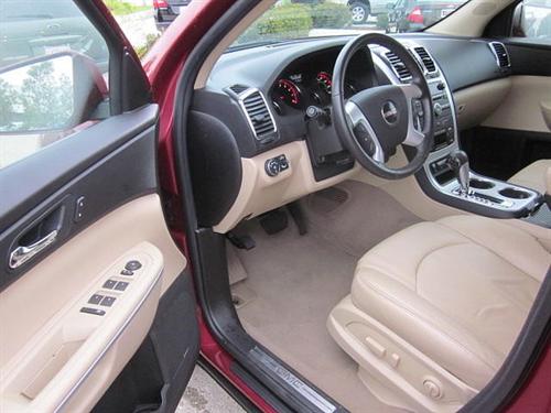 GMC Acadia 2011 photo 2