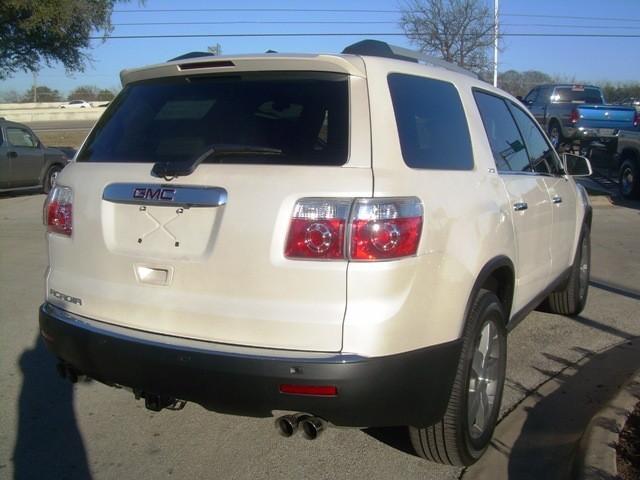 GMC Acadia 2011 photo 1