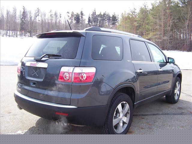 GMC Acadia 2011 photo 2