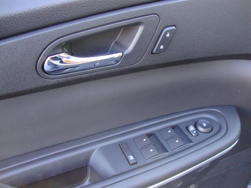 GMC Acadia 2011 photo 2